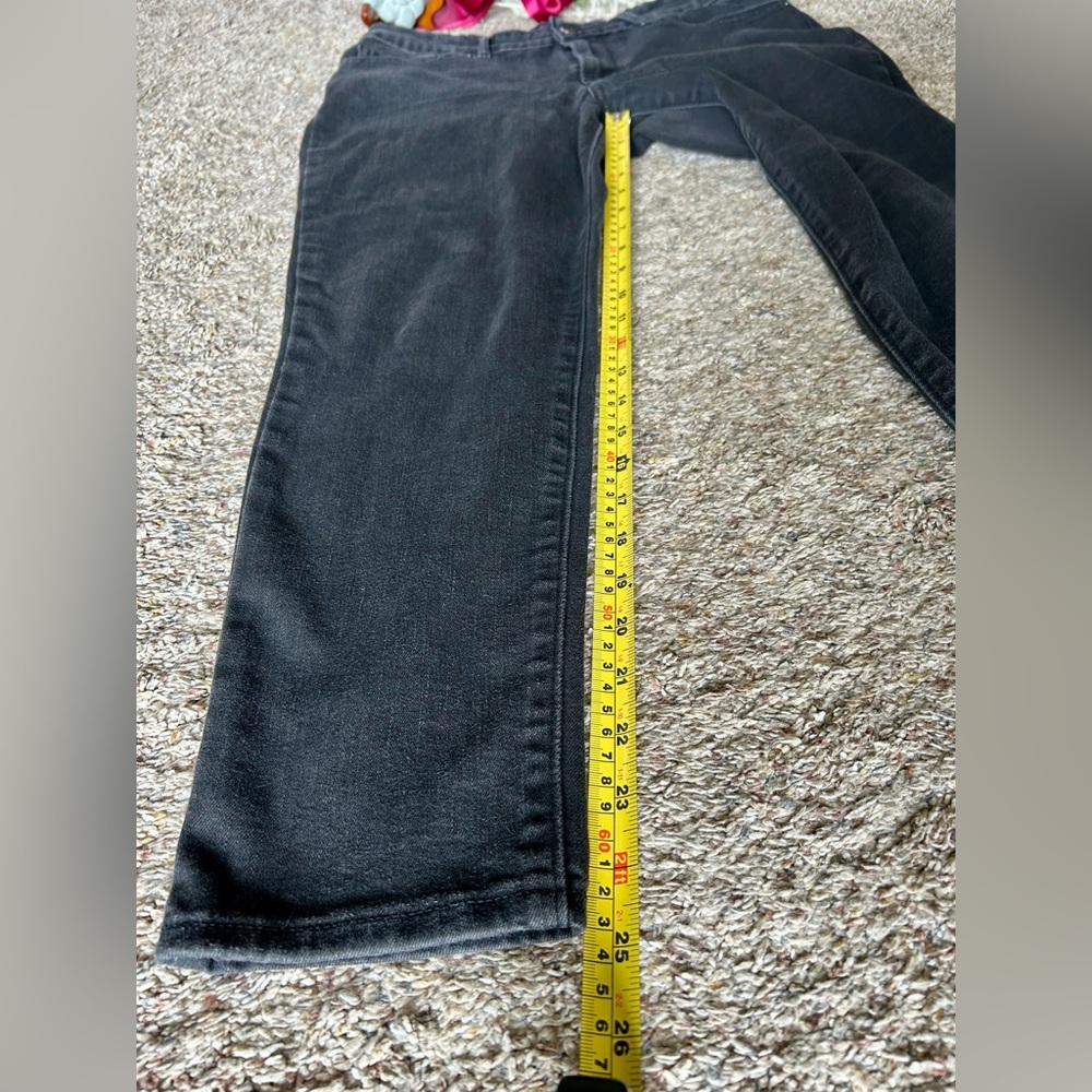 Levi Strauss Black 711 Stretchy Skinny Jeans, Midrise, Women's Size 30